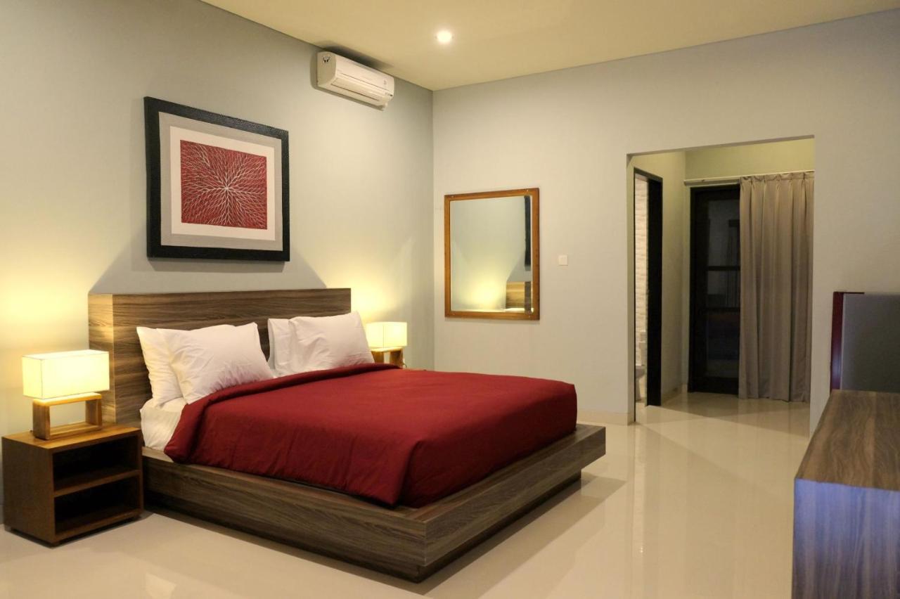 ホテル The New Moon Seminyak エクステリア 写真