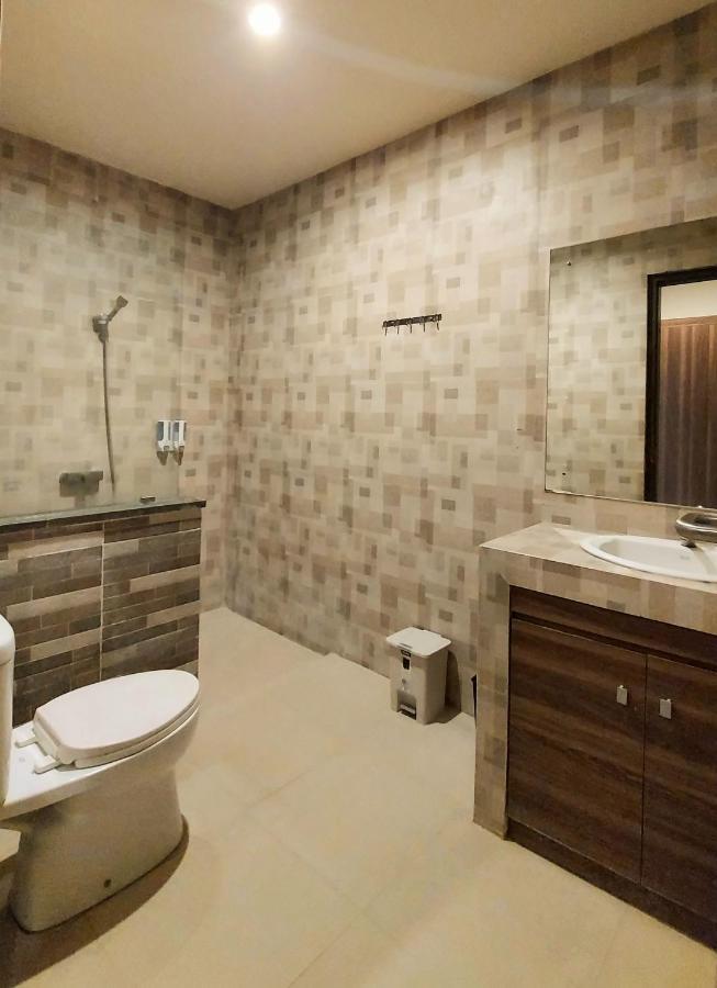 ホテル The New Moon Seminyak エクステリア 写真