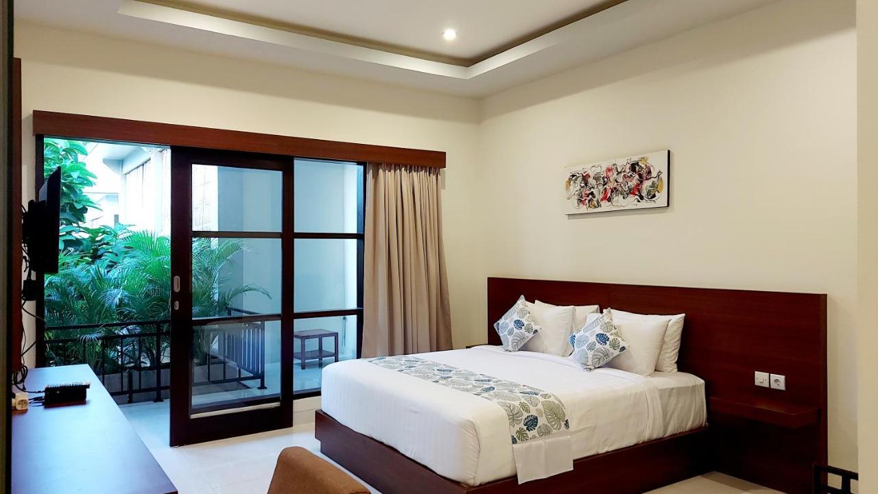 ホテル The New Moon Seminyak エクステリア 写真