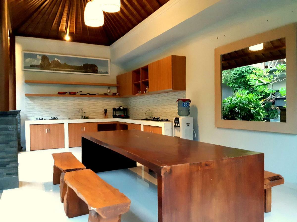 ホテル The New Moon Seminyak エクステリア 写真